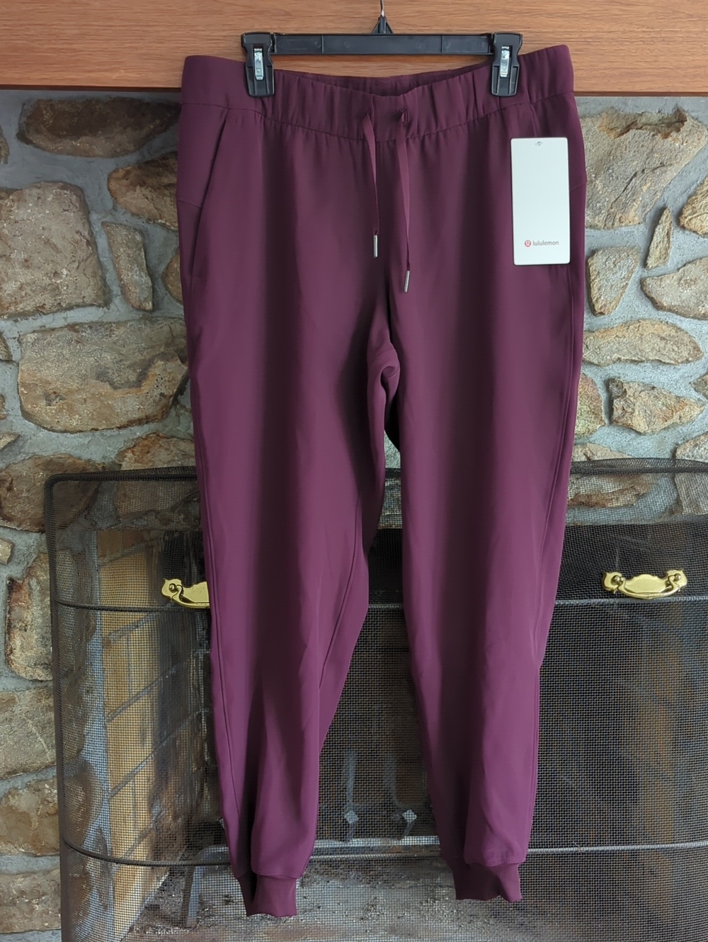 Lululemon On The Fly Burgundy Joggers Woven NWT